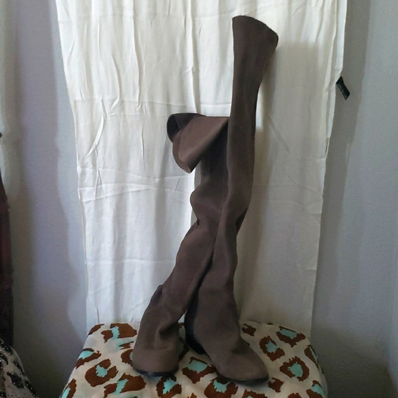 Chinese Laundry over the knee boot - Picture 2 of 9